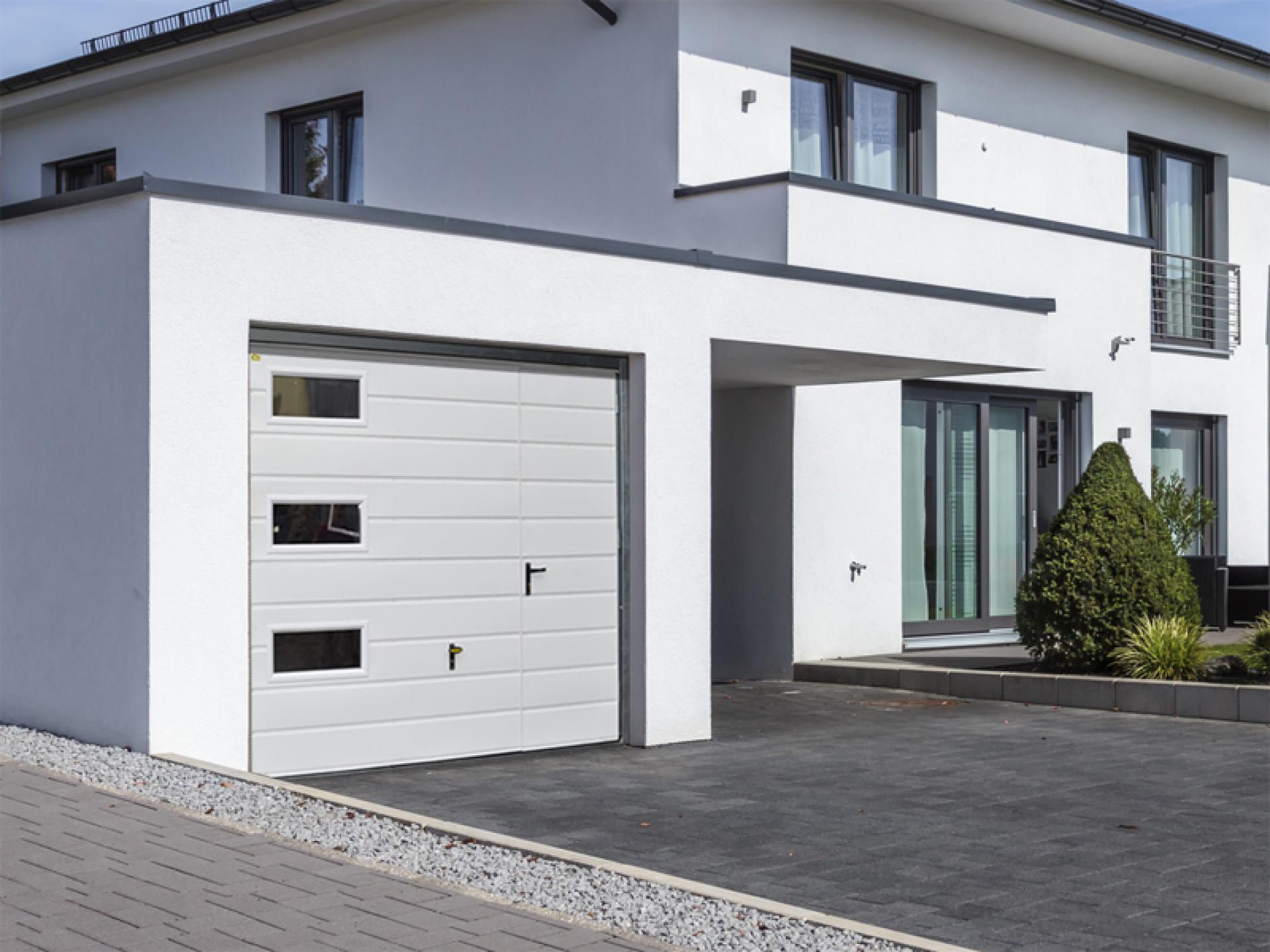 Ile kosztuje dobra brama garażowa i od czego zależy jej cena?